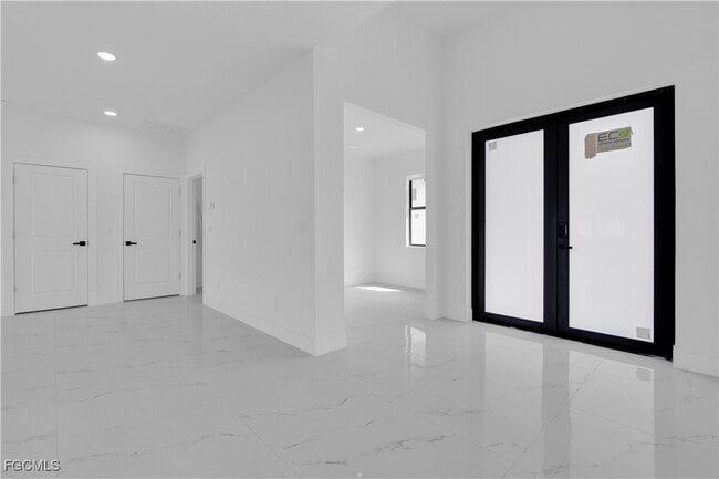 Building Photo - 3202 32nd St W