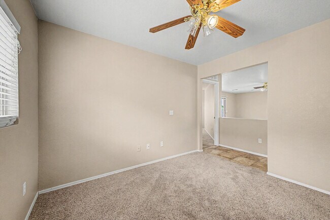 Building Photo - 33856 N Cherry Creek Rd