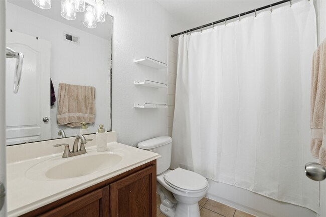 Building Photo - 14410 Long Meadow Dr