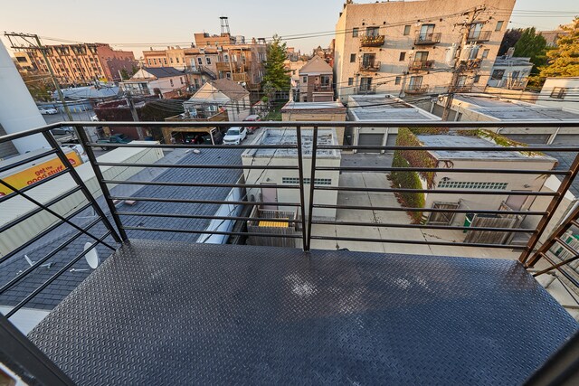 Building Photo - 1360 W Hubbard St
