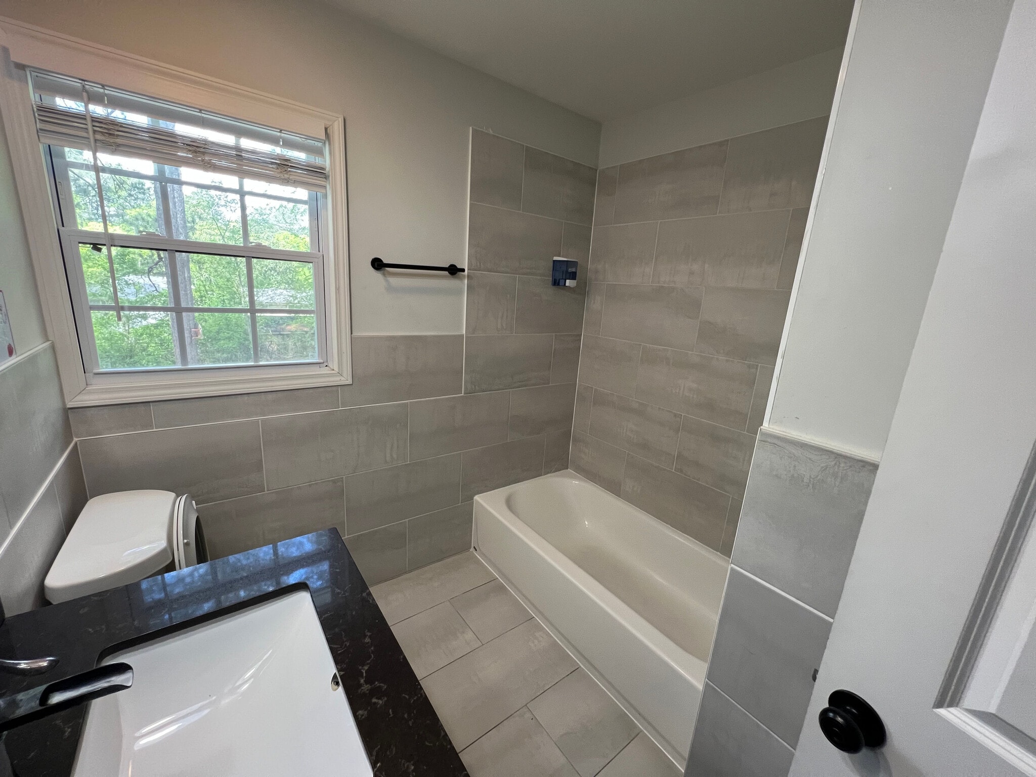 Building Photo - Room in Duplex on Cedar Ave NW