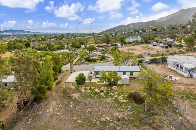 Building Photo - Private 3 Bed /2 Bath Home With Scenic Views In Lake Elsinore!