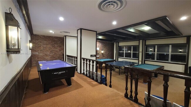 Building Photo - 6039 Collins Ave
