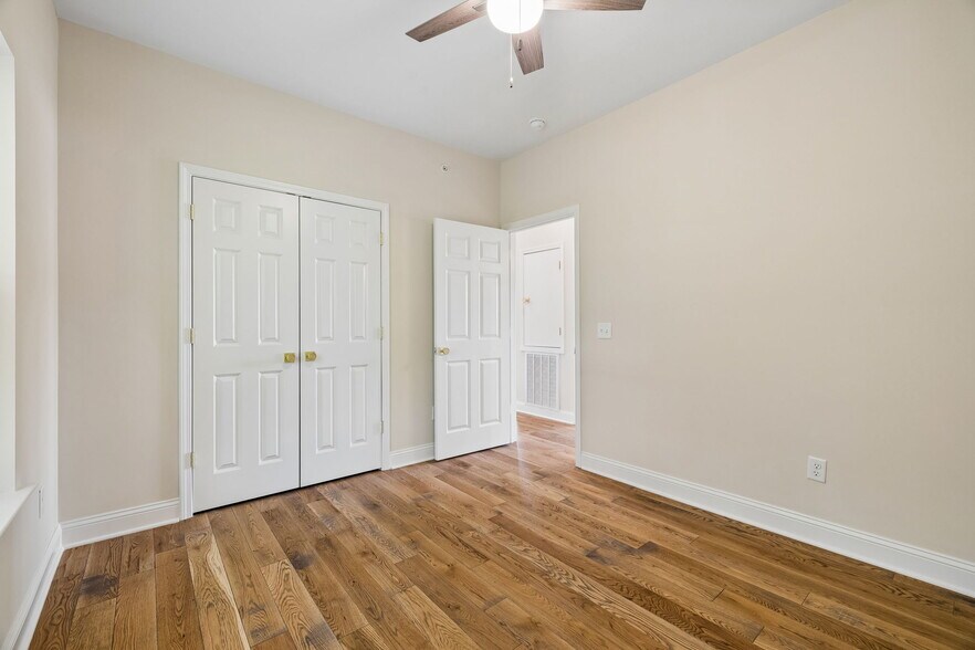 Building Photo - 553 Skyview Dr