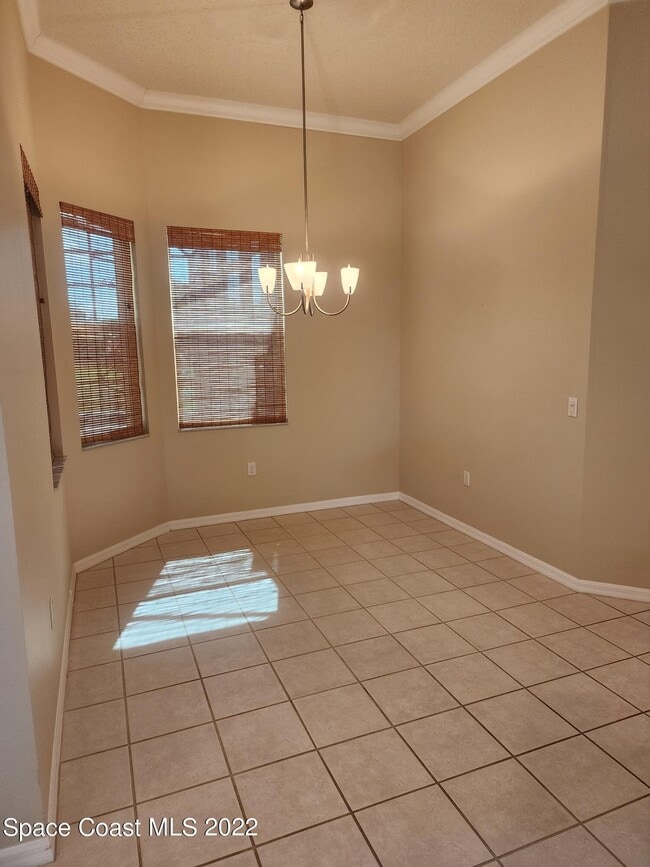 Building Photo - 220 Northgrove Dr