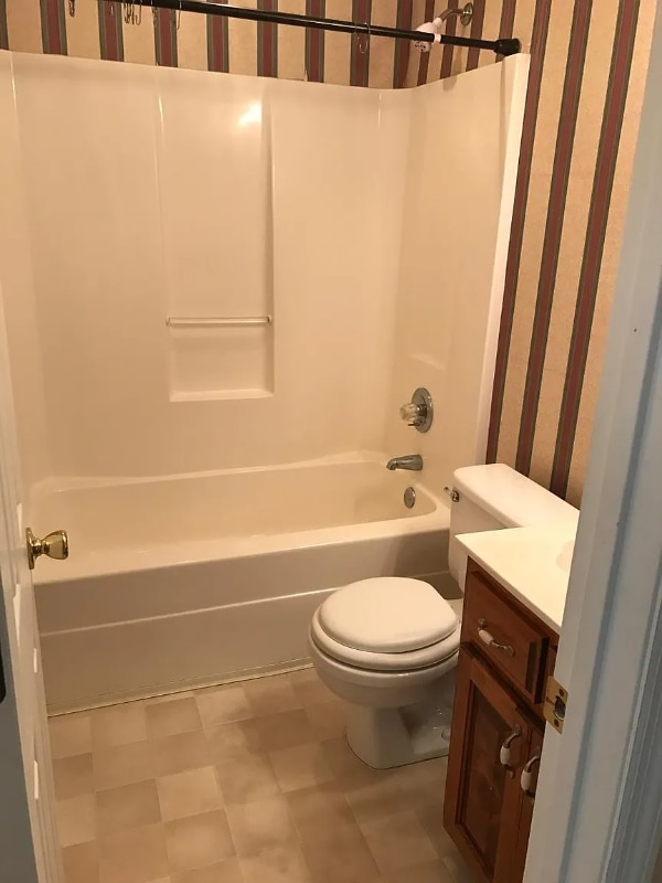 Building Photo - 4274 Hampton Dr