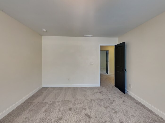 Building Photo - 180 Kubol Dr