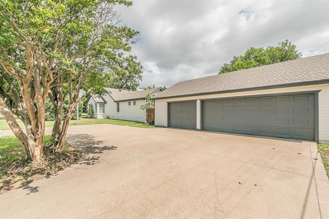 Building Photo - 3909 Trail Lake Dr