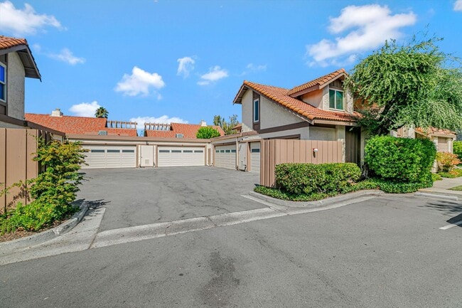 Building Photo - Cupertino Schools - Beautifully Updated Co...