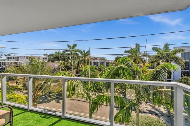 Building Photo - 9901 E Bay Harbor Dr