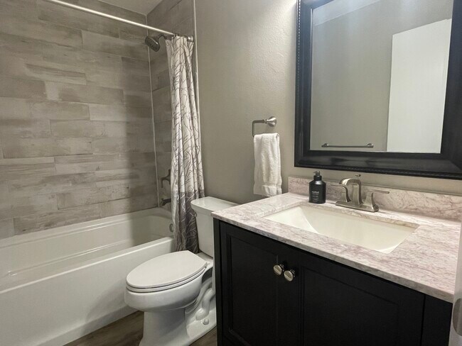 Building Photo - 4533 Morningside