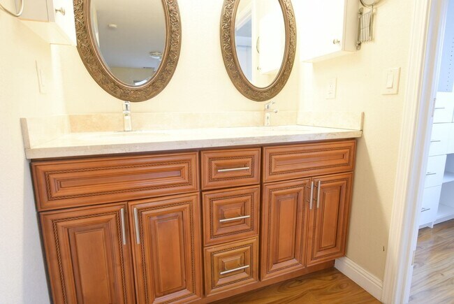 Building Photo - Beautifully Updated 5 Bedroom and 3 Bath Home in Desirable Blossom Valley Neighborhood!