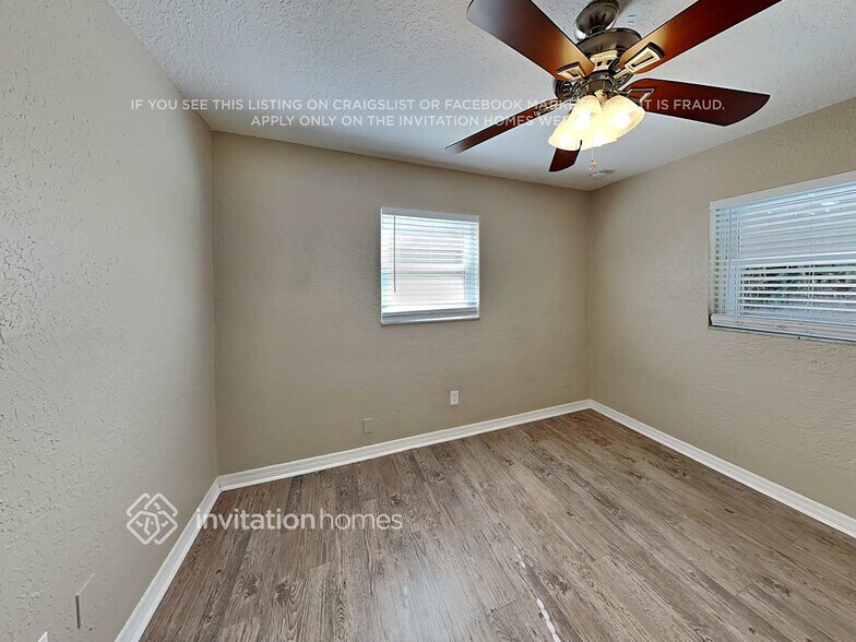 Building Photo - 1410 Stonehaven Way