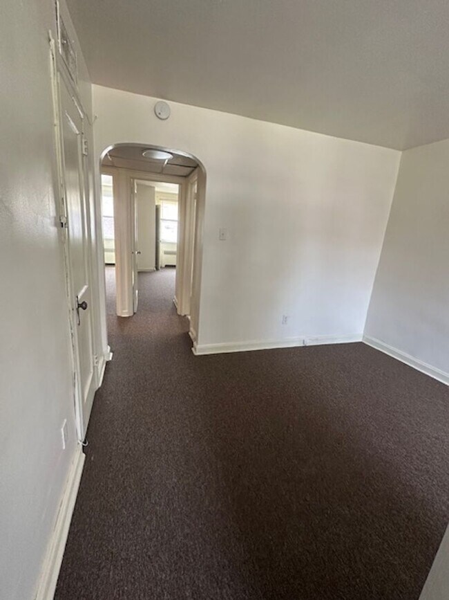 Building Photo - 846 Windermere Ave