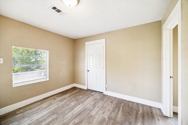 Building Photo - 3324 Bacchus St