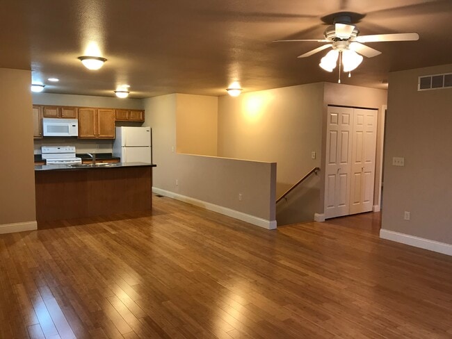 Open basement stairway - 103 Scenic Dr