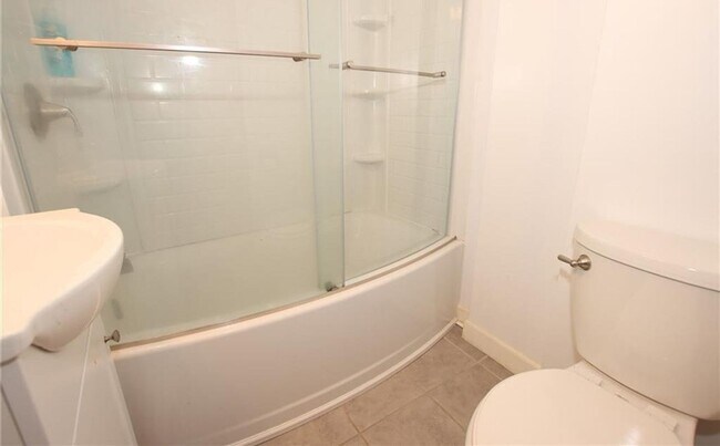 Building Photo - Charming 2 Bedroom Home in South Charlesto...