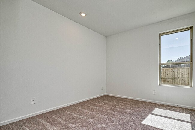 Building Photo - 1429 Northwood Blf Ln