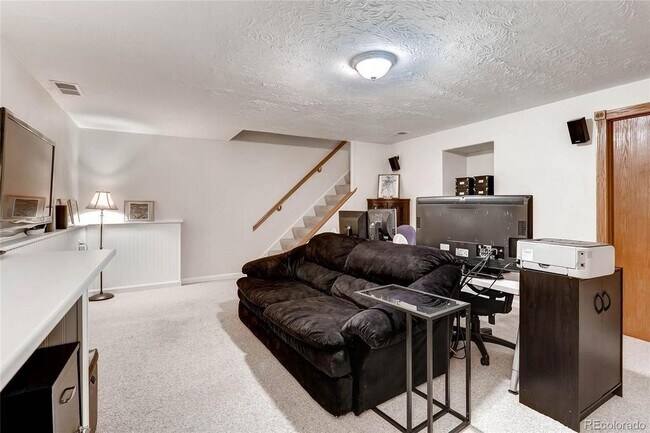 Building Photo - 5060 E Hinsdale Pl