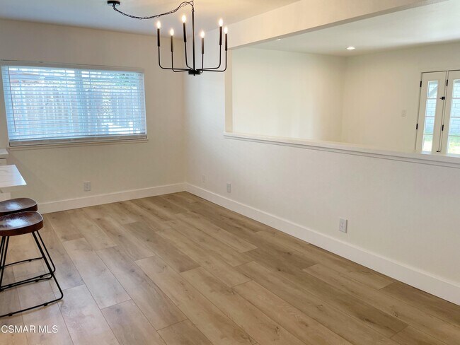 Building Photo - 382 Aristotle St