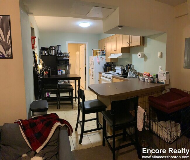 Building Photo - 883 Huntington Ave