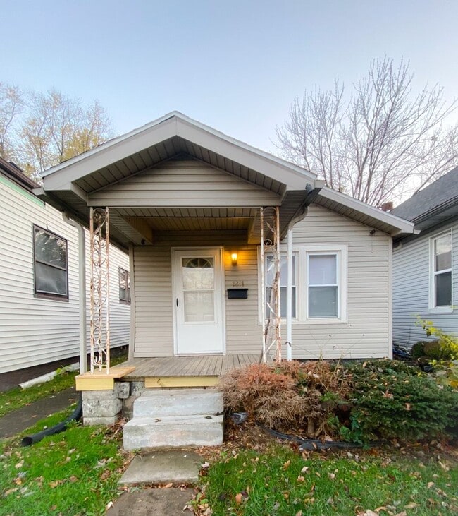 Building Photo - 2 Bedroom/1 Bathroom House For Rent