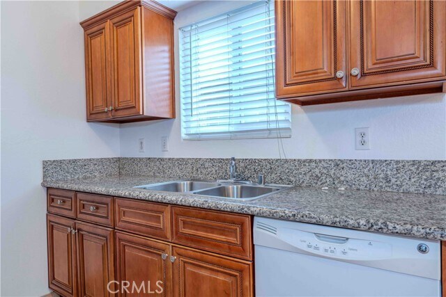 Building Photo - 222 20th St