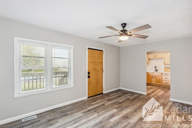 Building Photo - Completely remodeled 3 bed 2 bath home, steps from WSU main campus.