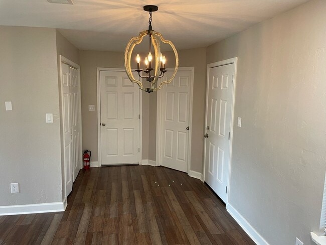 Building Photo - 2071 Little River Ln
