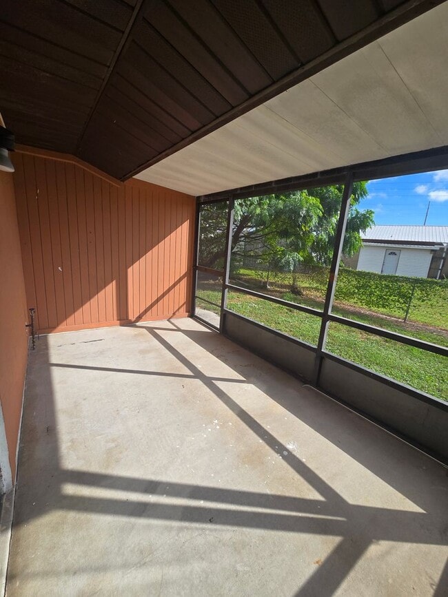 Building Photo - CPH Sebring LLC