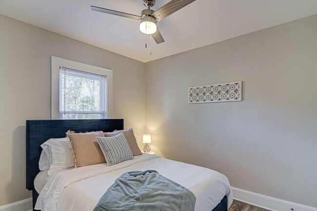 Building Photo - Adorable Duplex Off N Josephine Boyd - Ful...