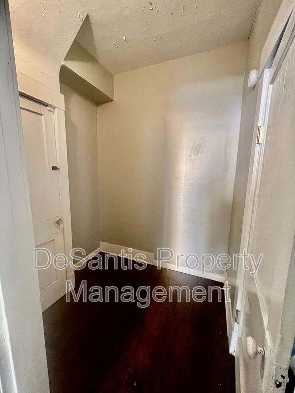 Building Photo - 1108 Beaver Rd