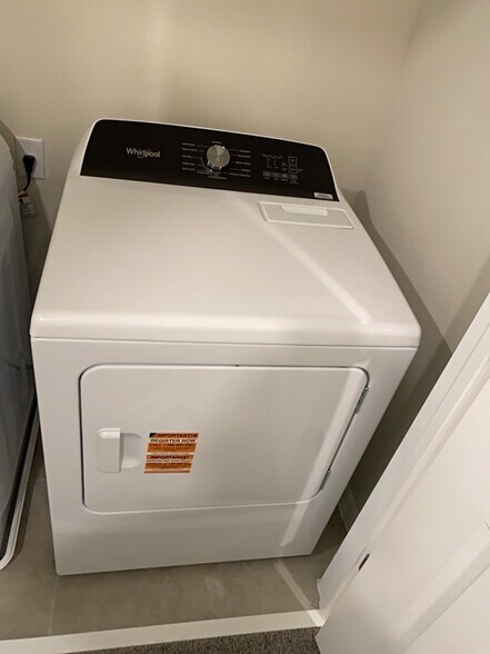 Building Photo - 3109 Emerald Acrs Ln