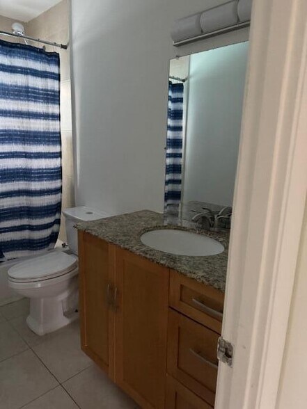 Building Photo - 9618 Saddlebrook Dr