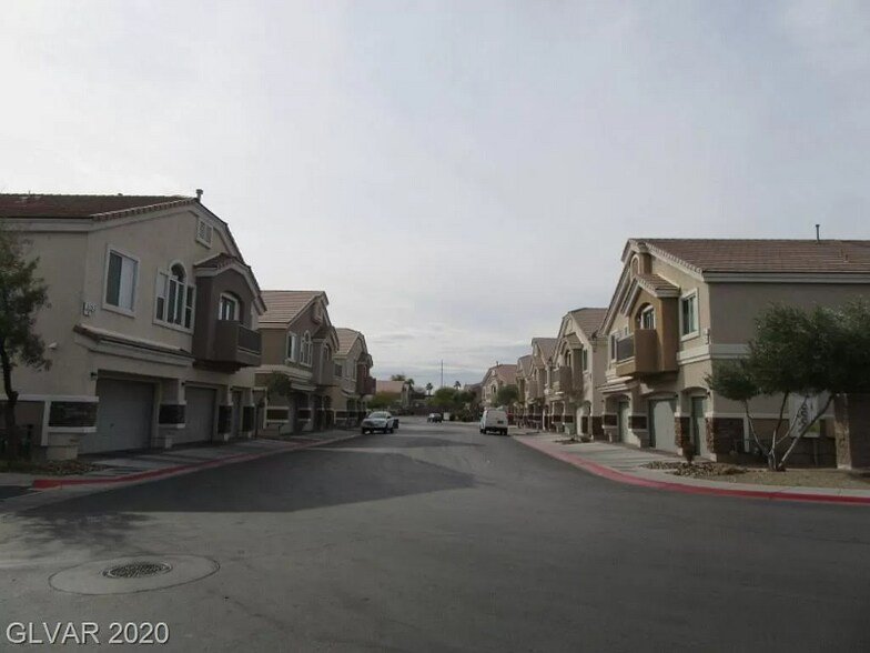 Building Photo - 5547 High Wager Way