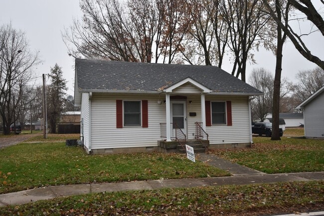Primary Photo - 2 Bedroom, 1 Bath House in Greenfield
