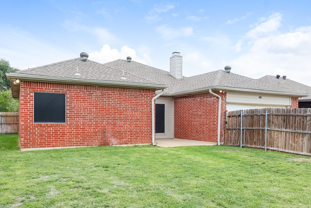 Building Photo - 1330 Bogard Ln