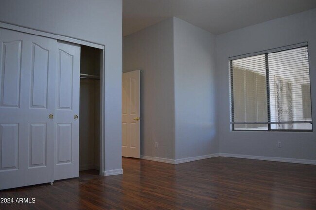 Building Photo - 4132 E Carriage Ct