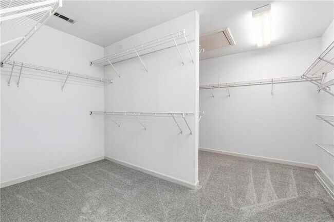 Building Photo - 5020 Greatwood Ln