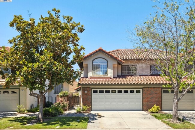 Primary Photo - 1733 Magnolia Cir