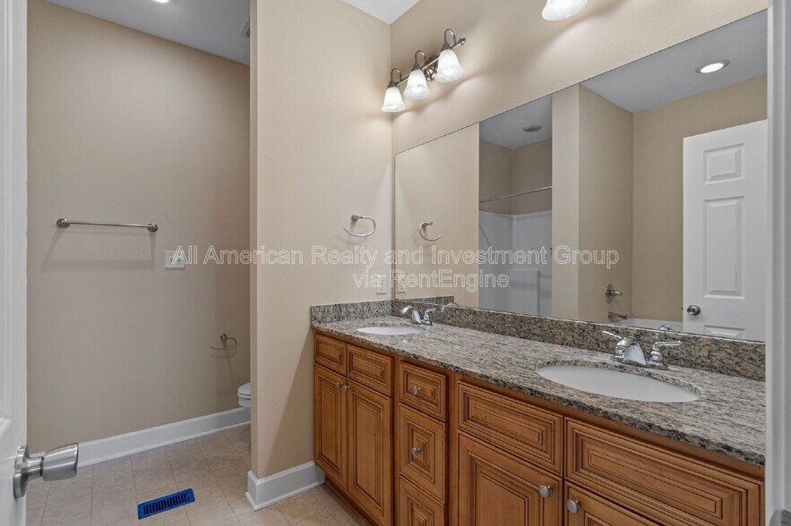 Building Photo - 511 Arbor Lake Dr