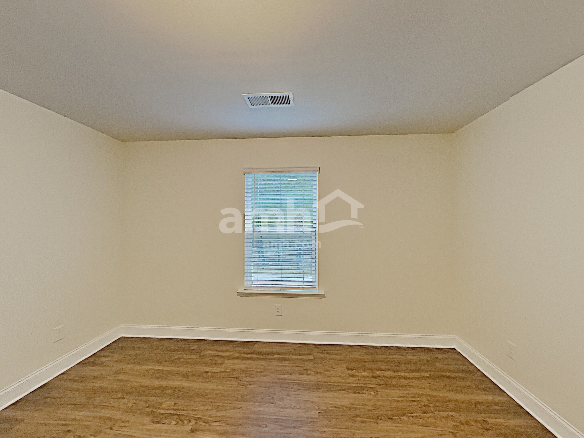 Building Photo - 561 Woodall Rd