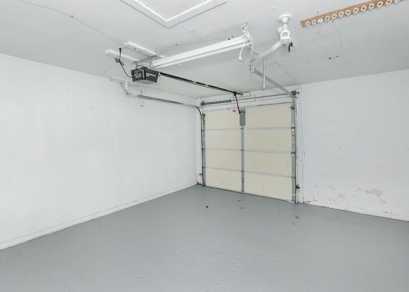 Building Photo - 537 23rd St