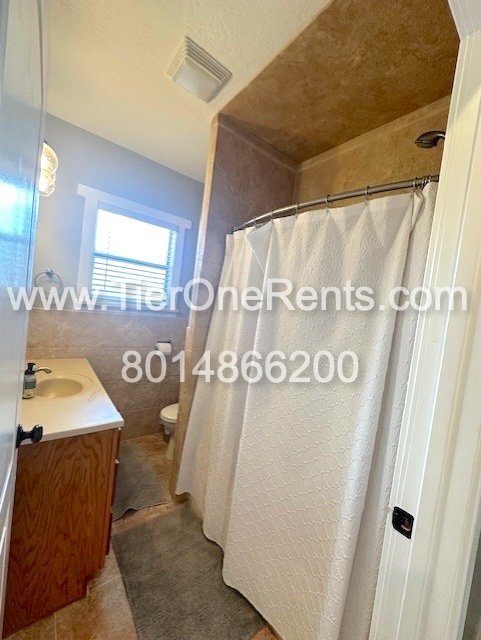 Building Photo - This property offers a NO DEPOSIT option available for qualified renters!