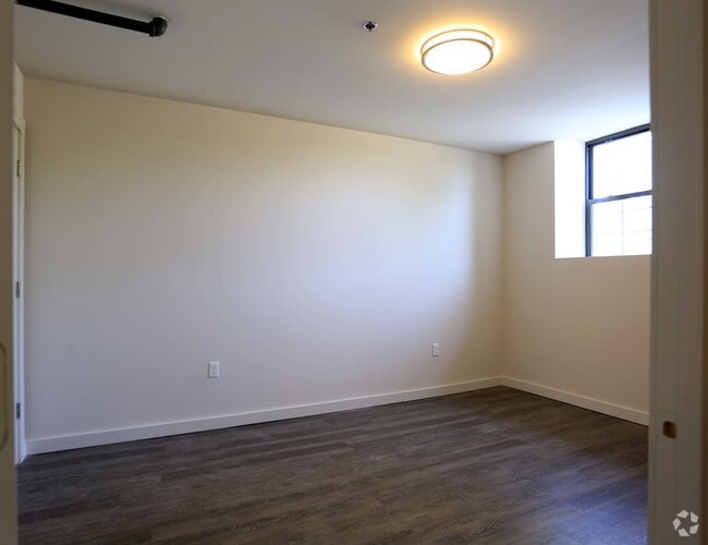 Bedroom 1br - 1435 State St