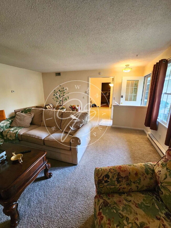 Building Photo - 1103 Maple Ct