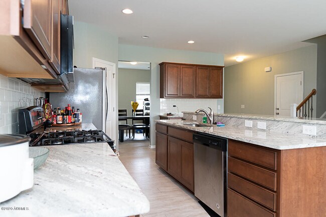 Building Photo - 81 Saluda Way