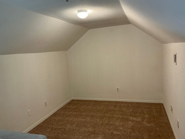 Building Photo - Spacious 2-Bedroom Loft Condo in Gated Azu...