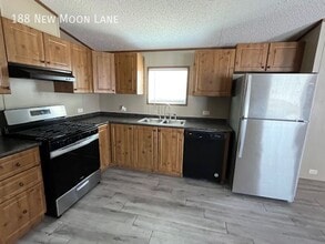 Building Photo - 188 New Moon Ln