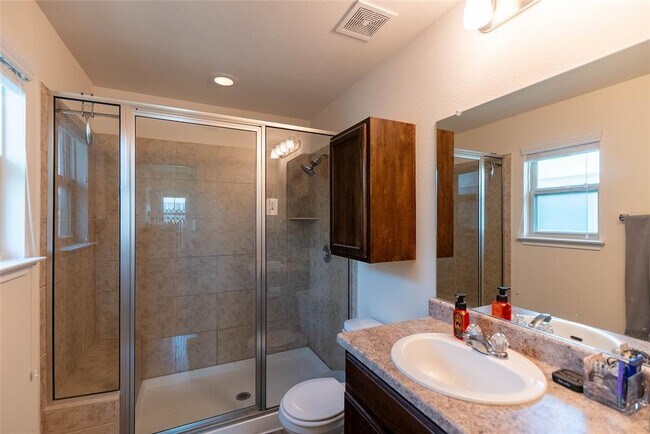 Building Photo - 415 Eagle Brook Ln